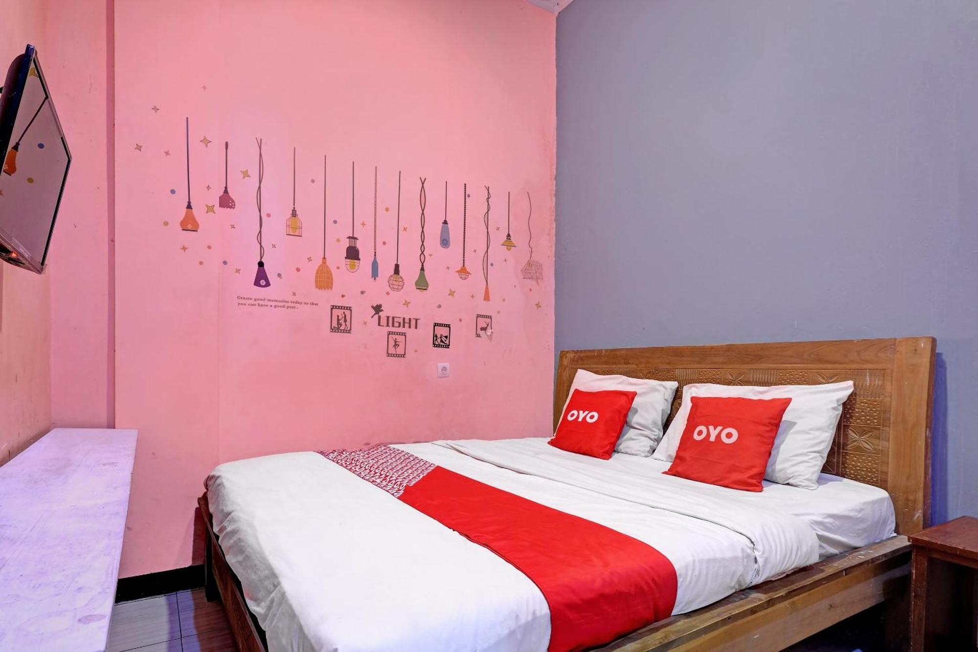 Oyo Life 92877 Hotel Rainbow 7296 Semarang Exterior foto